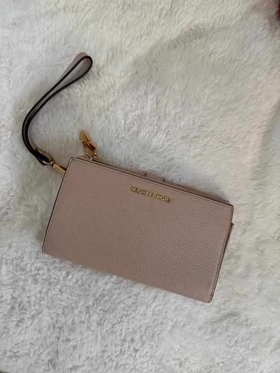 Michael Kors Handbags - Michael Kors Blush Pink Pebbled Leather Wristlet Wallet with Gold Hardware